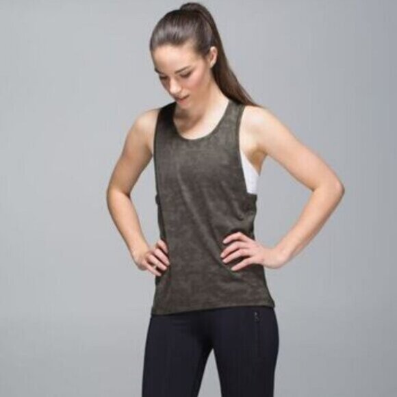 Lululemon Run For Days Tank in Deep Camo Size 4 - Picture 1 of 9